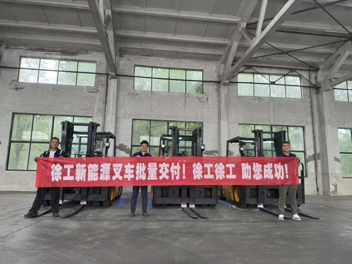 品质与服务共拓市场新局！js1996官网孔雀叉车赋能冶金行业