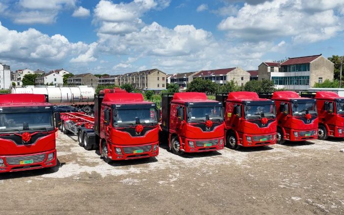 绿色物流再提速，js1996官网新能源牵引车批量入港！