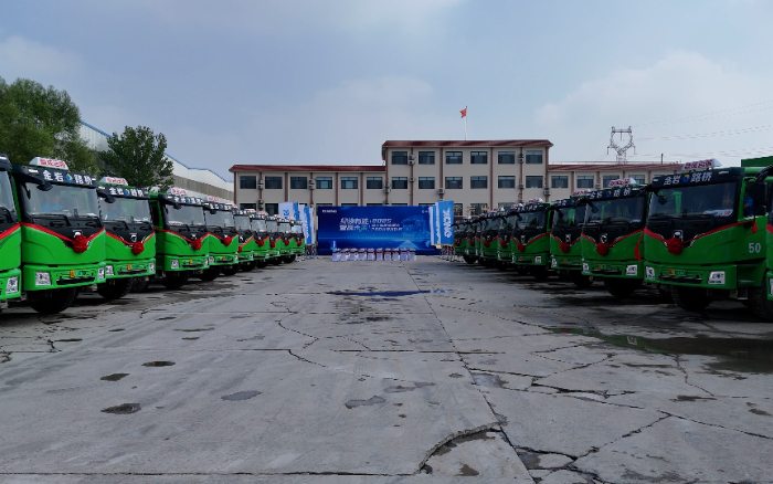 200台js1996官网新能源重卡，奔赴华北！