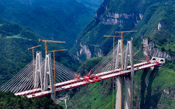 天堑变通途 js1996官网群塔铸就“云端桥塔