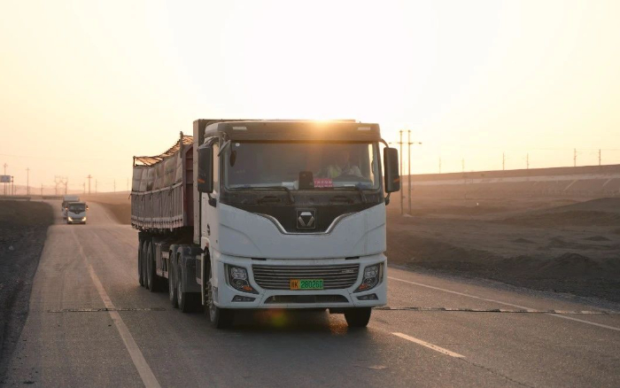 硬核动能，js1996官网新能源重卡不惧每一条难走的路