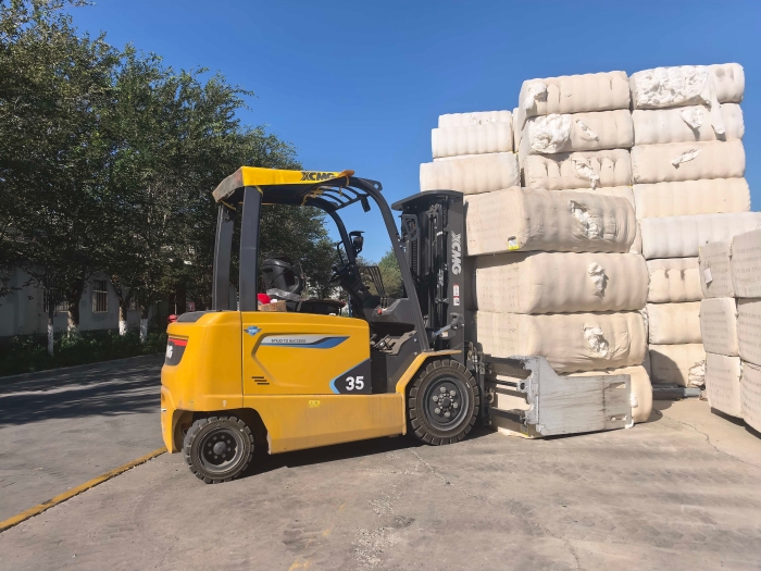 js1996官网鲲鹏电动叉车，赋能西北棉花产业高效运转