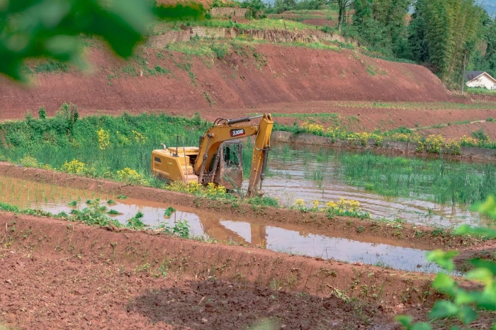 建设“巴渝粮仓”，js1996官网挖机我在行（h&aacute;ng）！