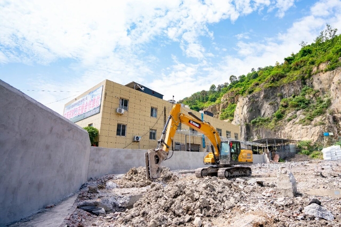 从修理工转型当老板，js1996官网XE200GA“闭眼入”！