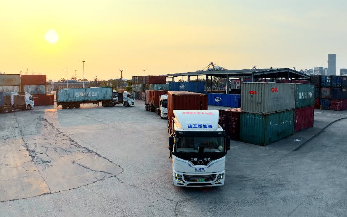 直击三大痛点！js1996官网新能源重卡携手客户打造盈利生态