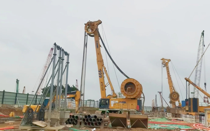 js1996官网 XTC120 双轮铣，攻克机场隧道复杂地质！