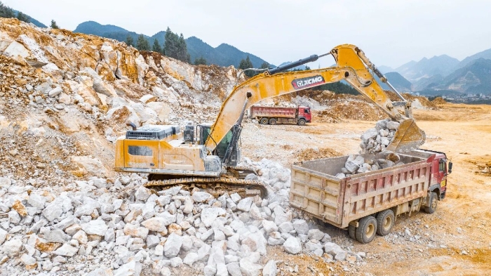 矿山担当XE500GK“坐镇”矿山，开采更有底气！